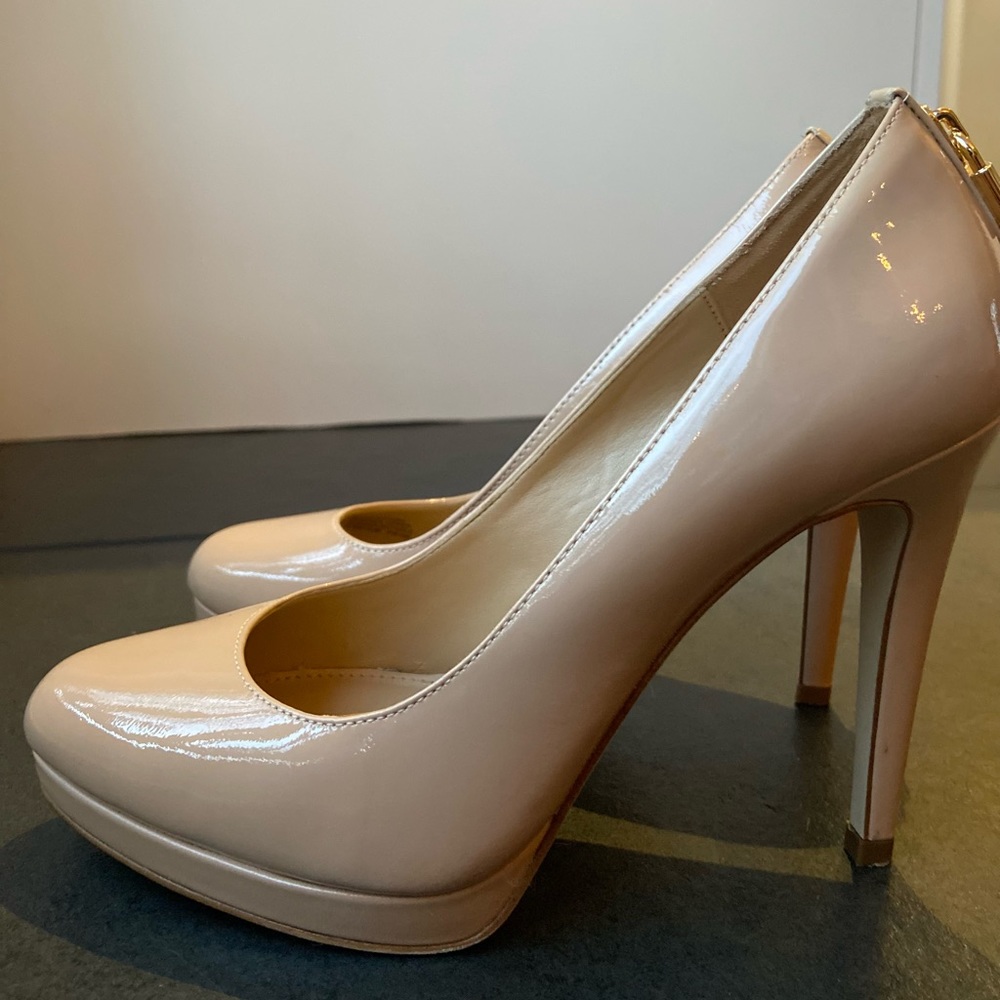 MICHAEL KORS nude high heels